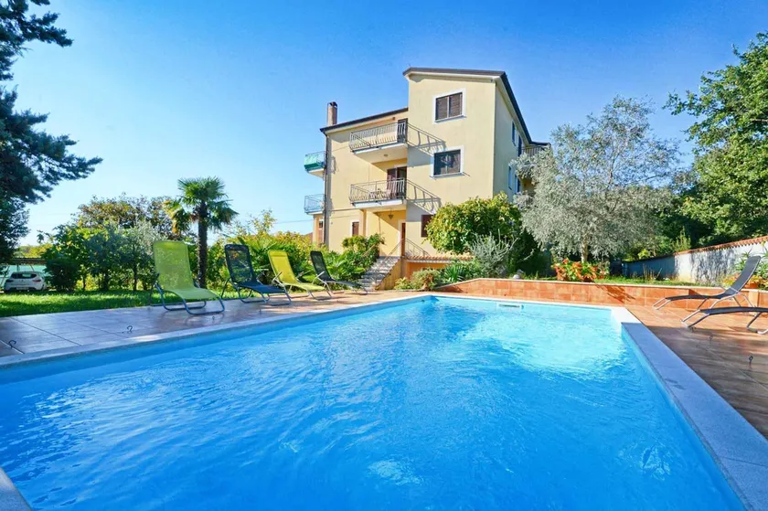 Apartment for Couples in a House with a Pool, Valica - Image 1