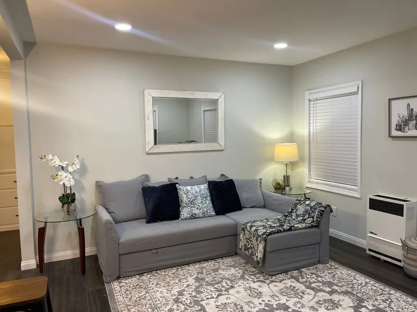 Cozy Home central to Beaches Disney and Hollywood. - Image 1