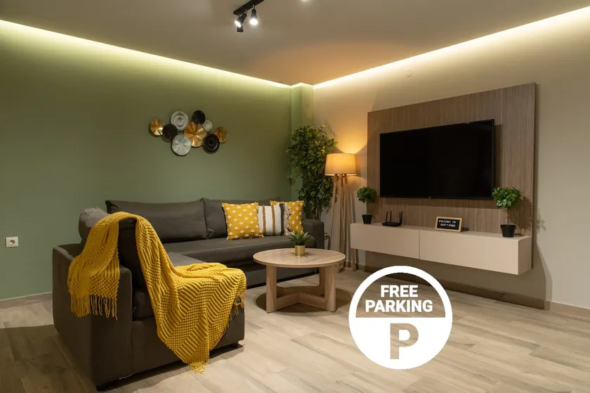 Stylishly decorated house - Free Private Parking & Fibre Internet! - Image 1