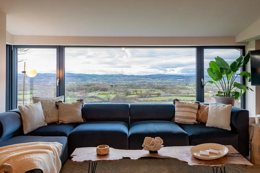 Incredible Snowdonia views from luxury retreat w/hot tub & games room - Image 1