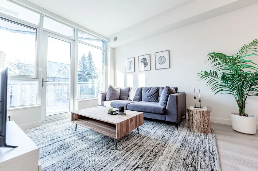 Tranquil & Central 1 BR Riverside Oasis - Image 1