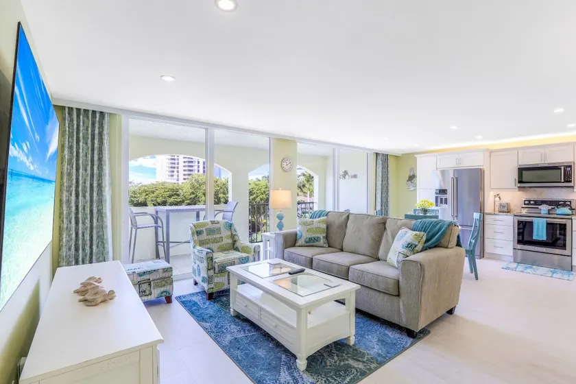 Beach Across the Street! Balcony in the ❤️ of Marco. - Image 1