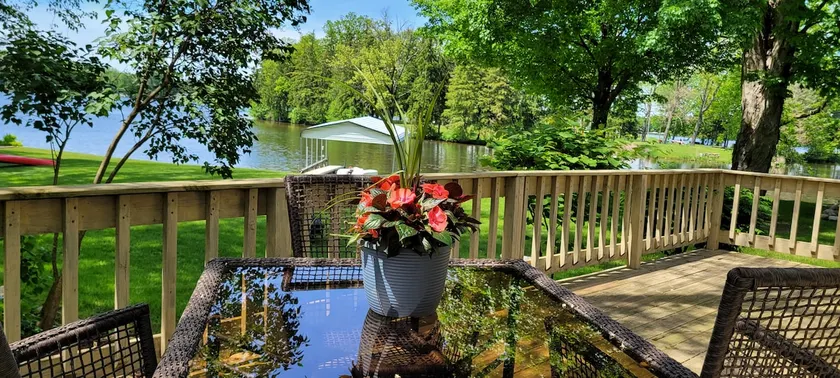 Romantic 1 BR Lakeside Cottage w/ KING BED - Image 1