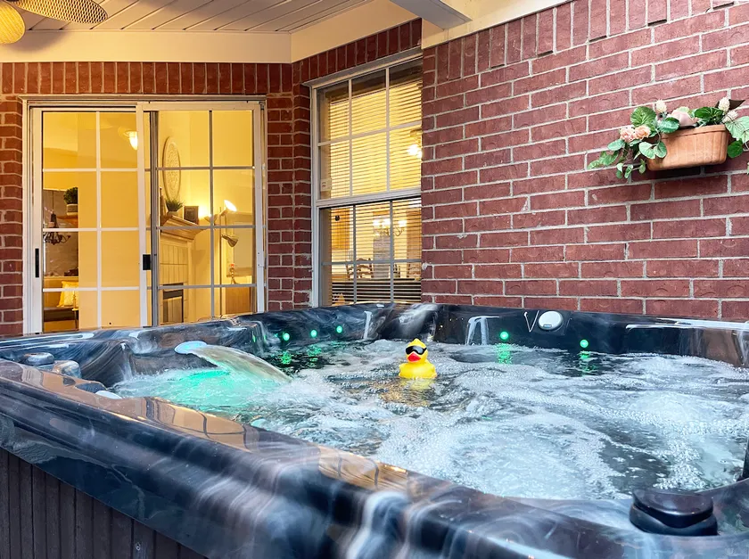 Amazing 3BR Getaway | Pool Table • Hot Tub • Games - Image 1
