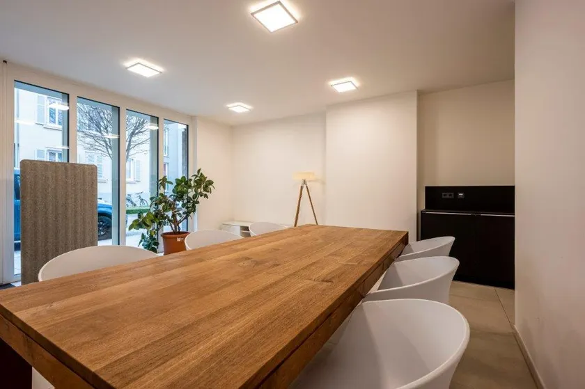 O56 Modern apartment in the center of Esslingen - Image 1