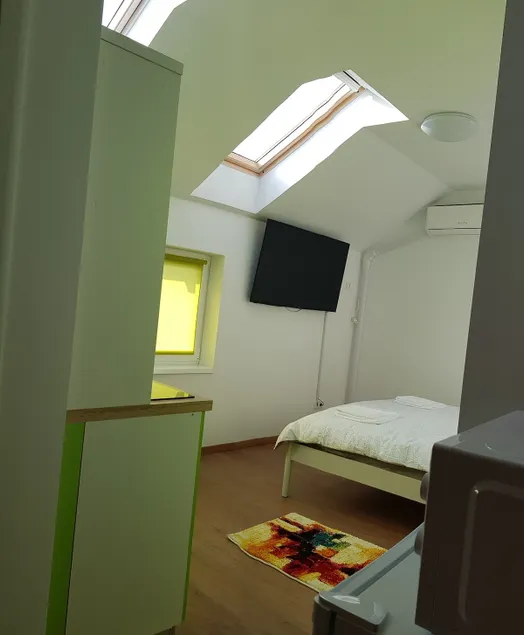 9 Apartment 9 Budiu - Image 1