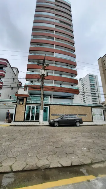Charming condominium with parking included - Image 1