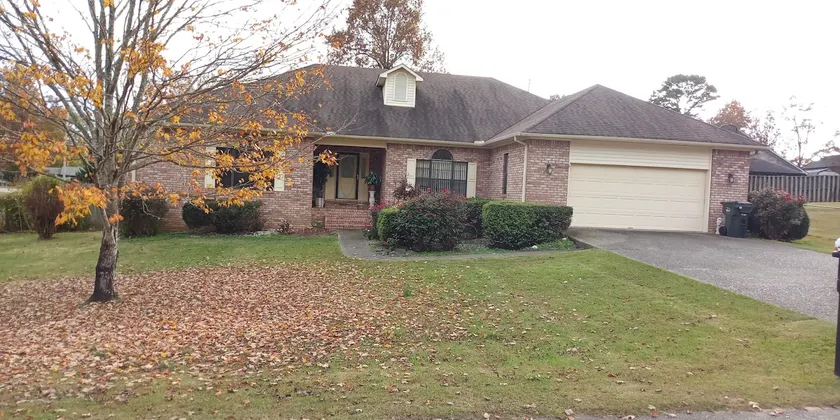 Quiet, safe, upscale neighborhood in Hot Springs. - Image 1