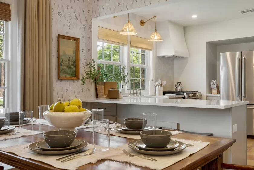 The Spacious and Cozy Stone Cottage Tulsa - Image 1