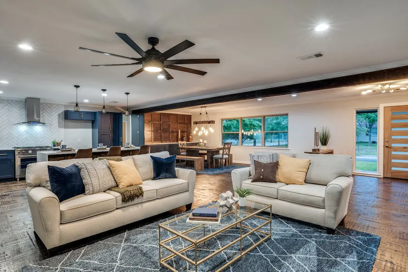 The Corner House- 5 BED/4BATH home in Dallas/DFW! - Image 1