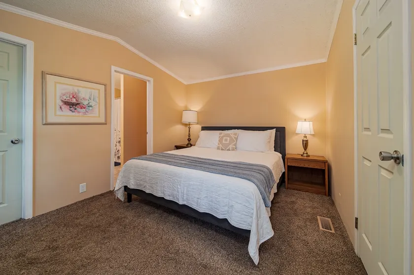 Pet Friendly~3 Beds/2Ba All-ParkPass ~Private Yard - Image 1