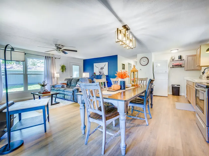 Hickory House - 3 bedroom, open and spacious - Image 1