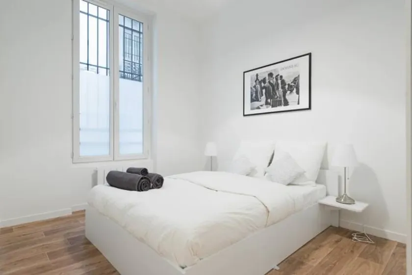 Central Paris Apt Ground Floor + Free Parking - Image 1