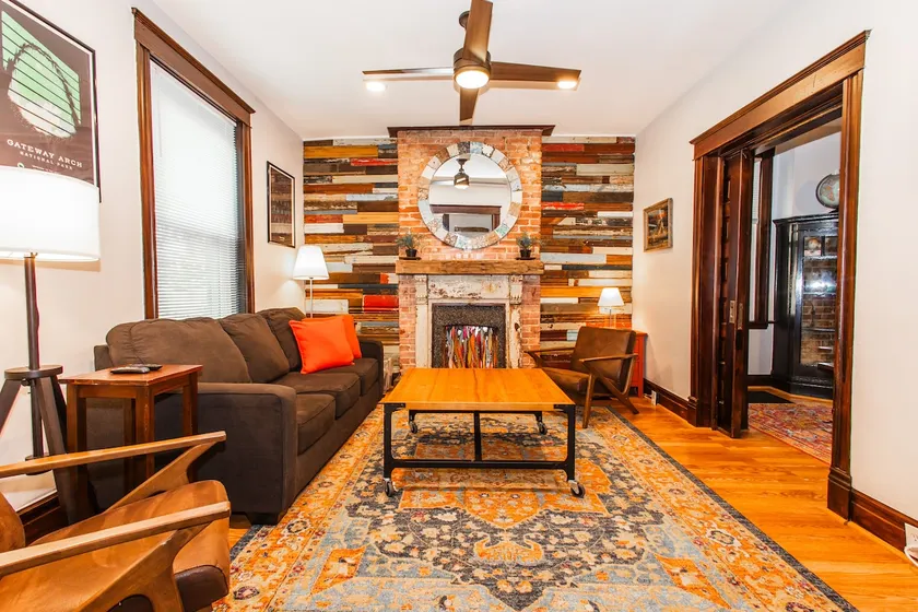 COZY Art Home w/Modern Finishes - Image 1
