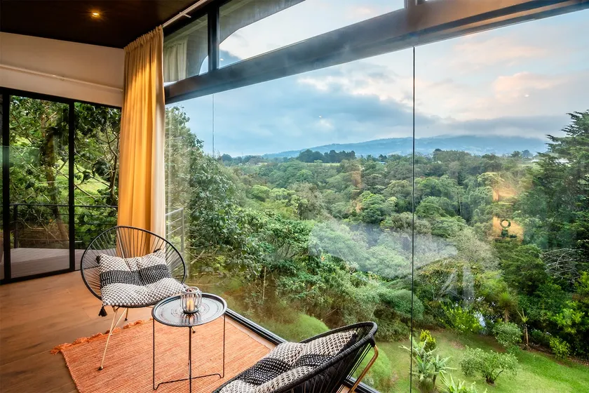 Romantic King Suite | Mountain Views, Poás & SJO - Image 1