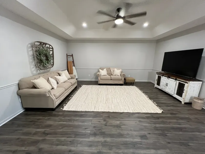 Spacious Retreat 5 Mins to Fort Rucker - Image 1