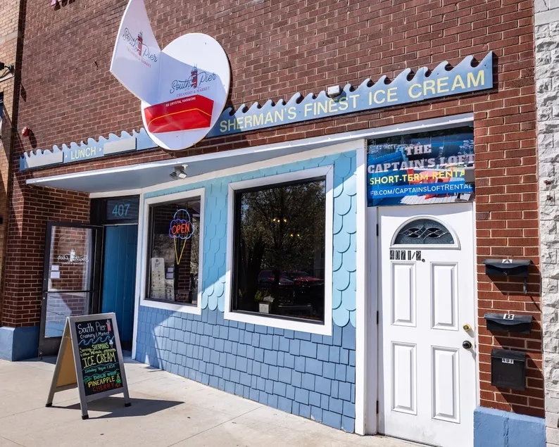 Captain's Loft in the heart of South Haven - Image 1