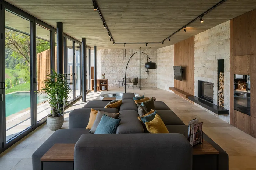 Vineyard residence with pool, hot tub, sauna - Image 1
