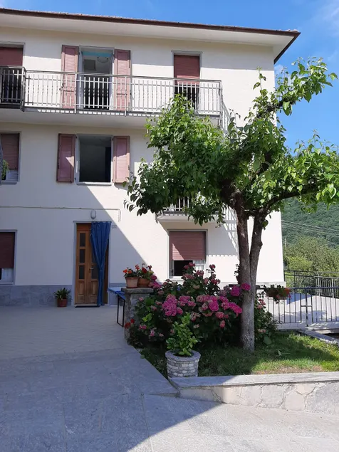 Apartment in Rota d'Imagna (BG) - Image 1
