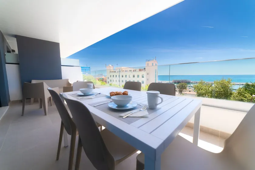 2 Rooms Sea View with + sofa BED - Image 1