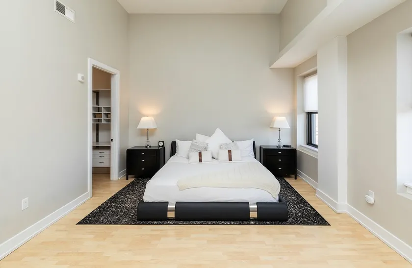 Walkable Downtown Penthouse Studio w/ City Views - Image 1