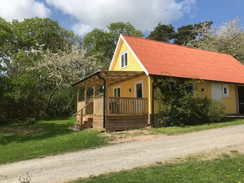 Cabin with nice surroundings. Close to the sea and forest - Image 1