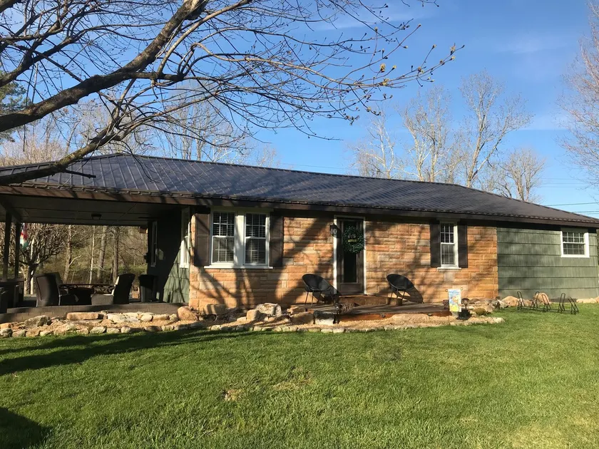 TrailSide Cottage, Damascus VA- directly on the Virginia Creeper Trail - Image 1