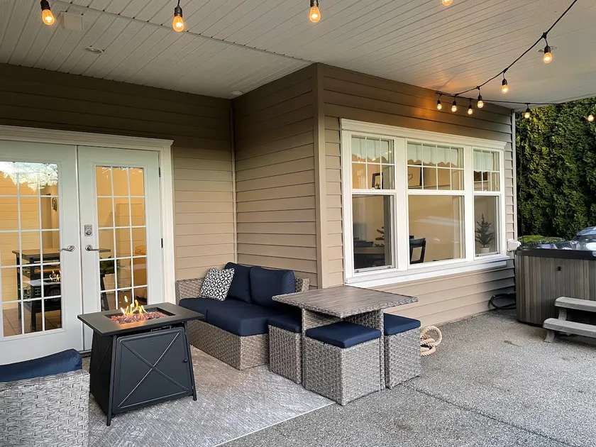 Peaceful two bedroom with hot tub forest suite - Image 1
