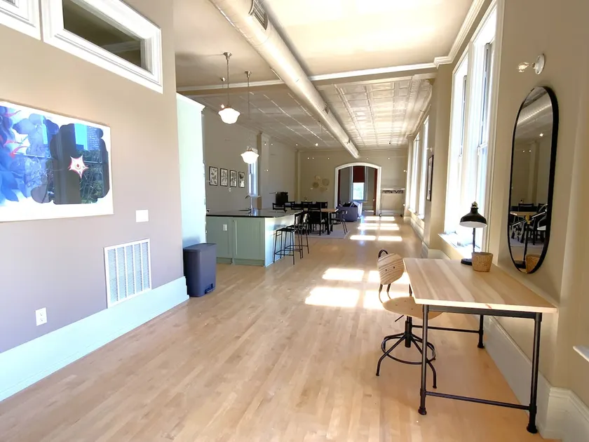 Vintage Modern Vibe Condominium - Image 1