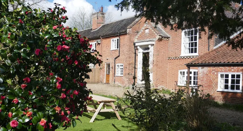 Charming Historic Home with Riverside Views - Image 1