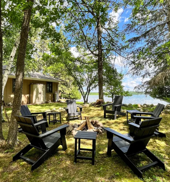 Cozy cabin steps from the lake with amazing view! - Image 1