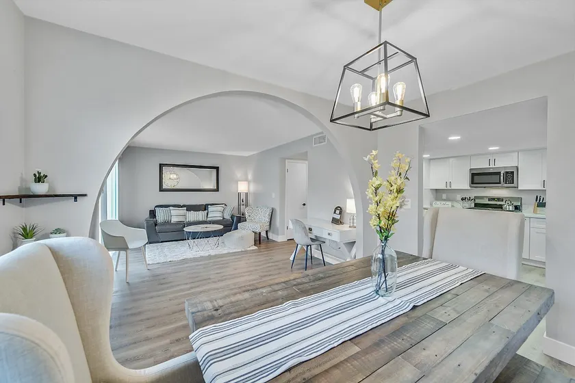 Cozy, Clean & Close to Everything! - Image 1