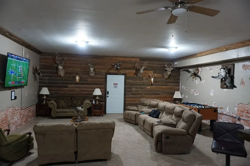 3 Bedroom, 2 Bathroom, Rustic Lodge Atmosphere - Image 1