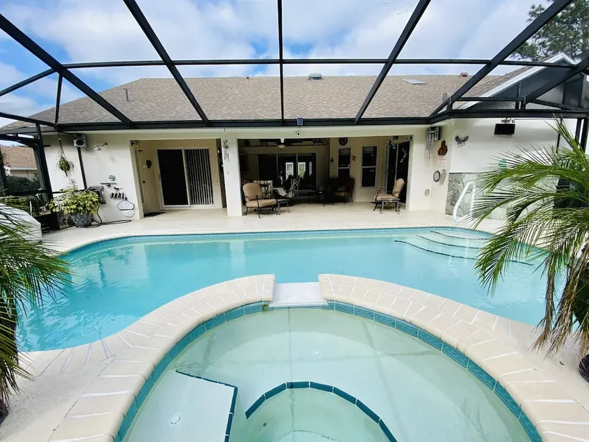 “La Casa Bella” - Your Home away from Home! PERFECT FOR SNOWBIRDS AND FAMILIES - Image 1