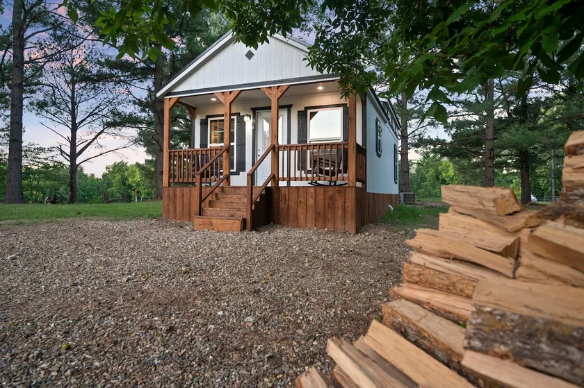 27 Private Acres / Pet Friendly/ Fishing Pond - Image 1