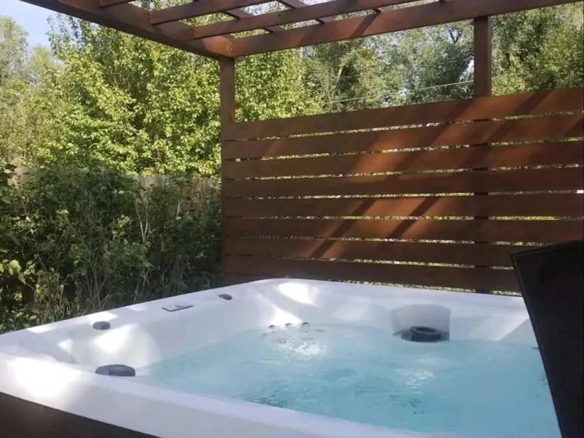 ⫸Cozy Retreat⫷ Fire Pit┃Peloton┃Corn Hole┃Hot Tub - Image 1