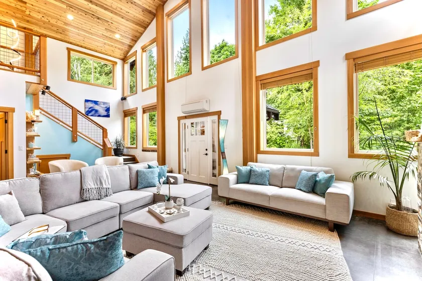 RARE FIND -Sleeps 12, Foothill Views, Fenced Yard - Image 1