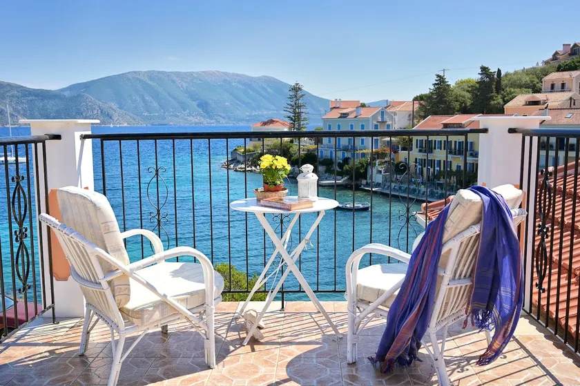 Villa Ireni Waterfont - Image 1