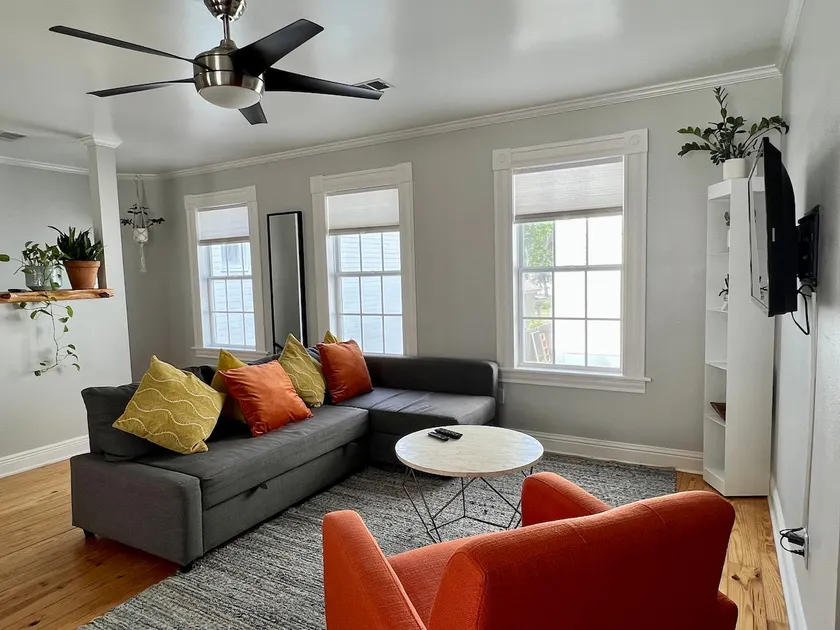 Guest Favorite | Walkable Heights Retreat - Image 1