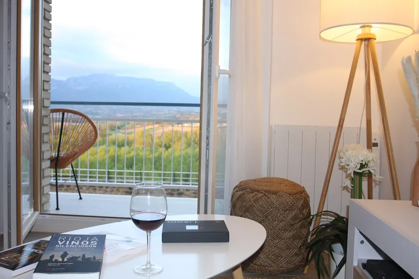 Apartamentos La Herradura Viñas - Image 1
