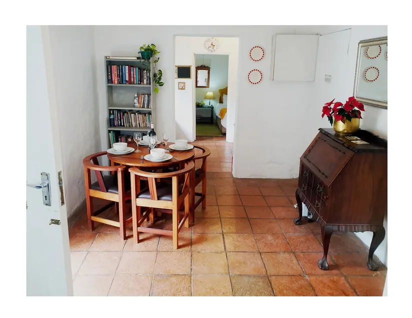 The Little Garden Cottage - Image 1