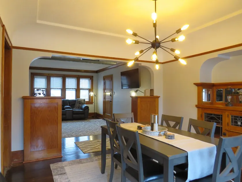 Historic apartment near stadium, zoo and downtown! - Image 1