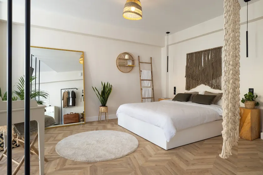 Designer's apartment in Arta - Image 1