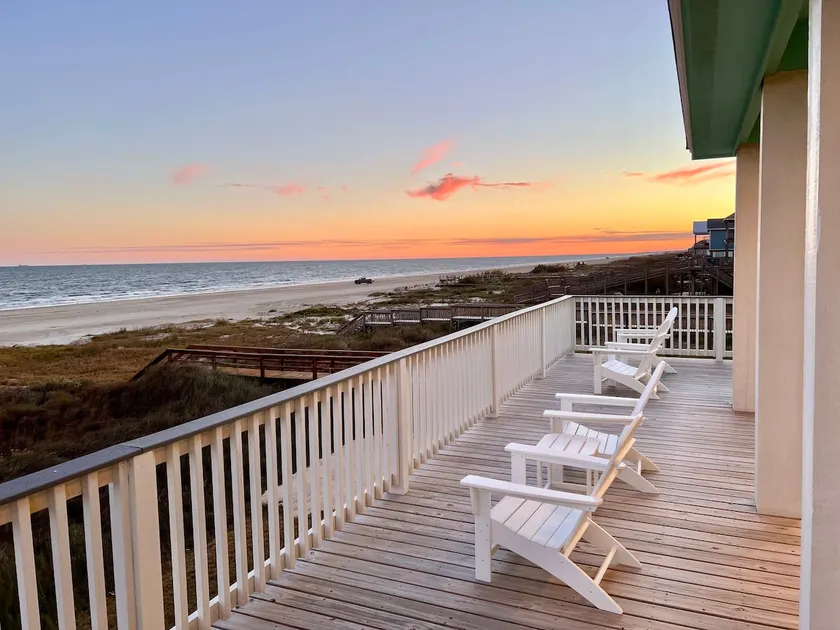 Beautiful Beachfront Home - Whitecaps Beach House! - Image 1