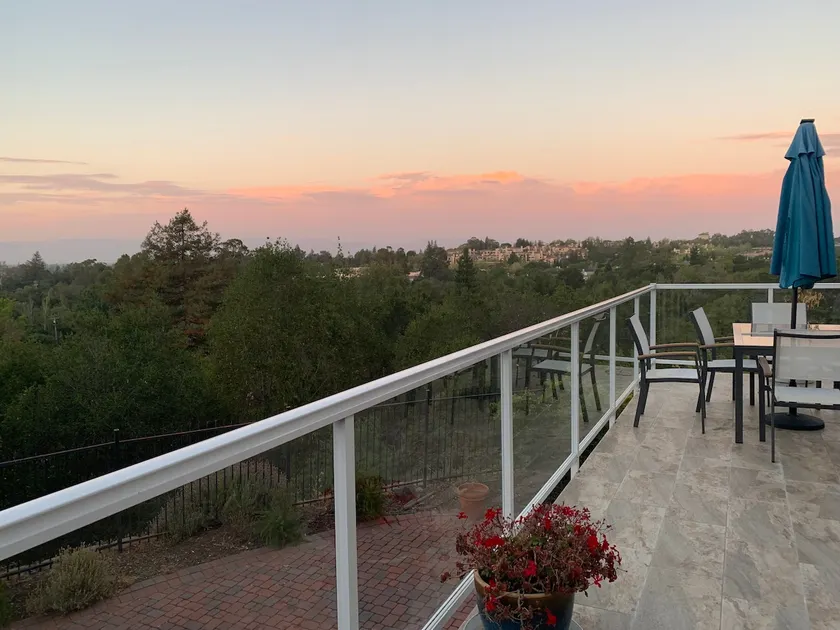 Luxurious Los Altos Hills home with stunning views - Image 1