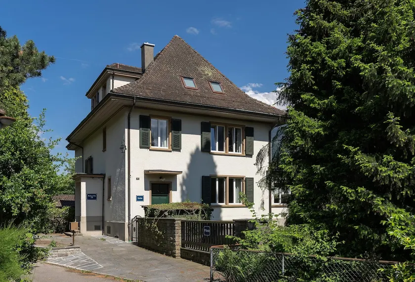 J87 Garden, Elegant,Ground Floor, Parking, Laundry - Image 1