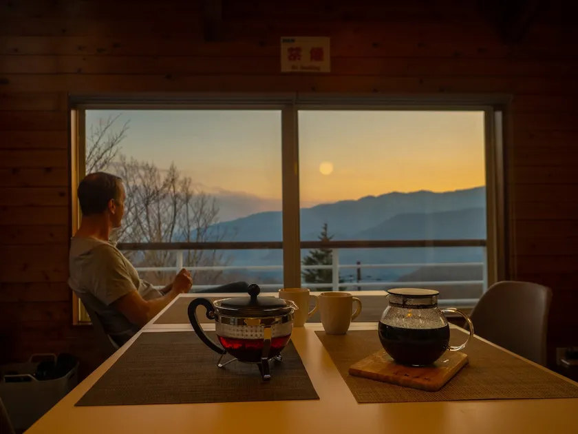 Cloud-topped tower: a secluded view, a reverent starry sky, BBQ on the deck, a bonfire, and family relaxation. - Image 1