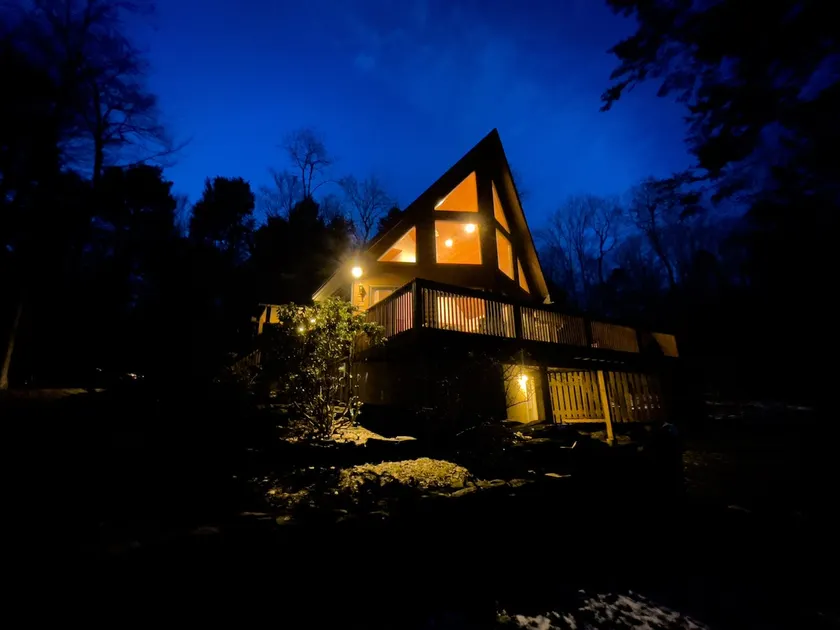 Cozy Cedar Chalet with Heated Pool - Image 1