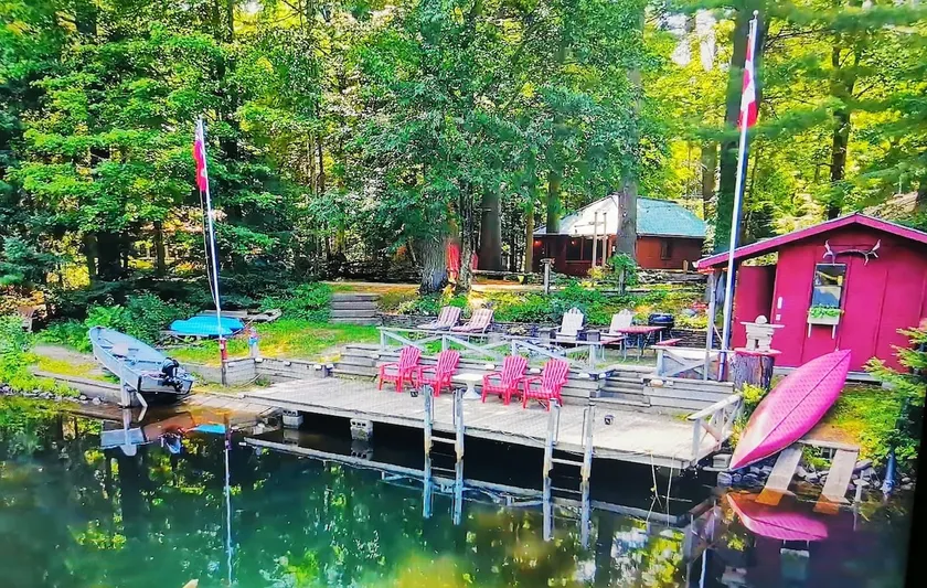 Cozy 3 bedroom cottage with amazing waterfront - Image 1