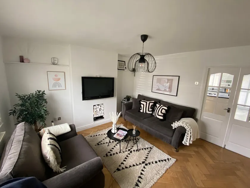 The Trio House - a bright modern 3 bedroom house - Image 1